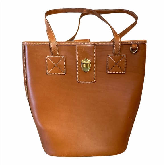 Dooney & Bourke Handbags - DOONEY & BOURKE Classic Leather Tote light brown